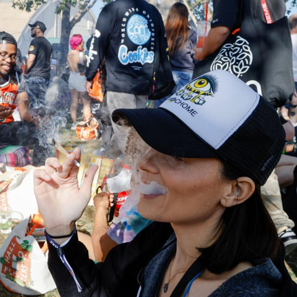 Santa Rosa Sets New High: World Record for Most Joints Lit at Once at Hall of Flowers