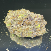 "Premium" Strawberry Storm - Hybrid 70% Indica / 30% Sativa - THC 28-36%