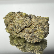 Blackberry Cake - Hybrid 70% Indica/ 30% Sativa - THC 29%