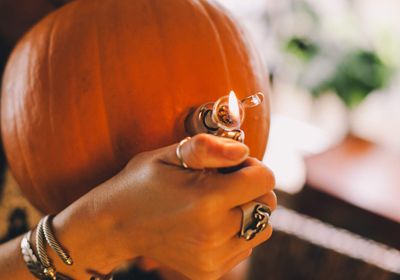 How to Make a Pumpkin Bong in 4 Easy Steps