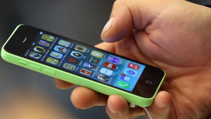 Shaw sits out auction of new wireless airwaves launching today as Rogers takeover looms